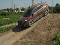 Hyundai-Tucson-2015 sjezd.jpg