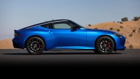 side-view-of-blue-metallic-2023-nissan-z-in-the-desert.jpg (107.04 KiB) Zobrazeno 21151 x side-view-of-blue-metallic-2023-nissan-z-in-the-desert.jpg